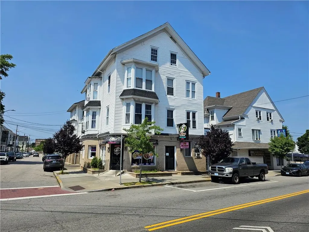 428 430 Dexter Street Central Falls RI 02863
