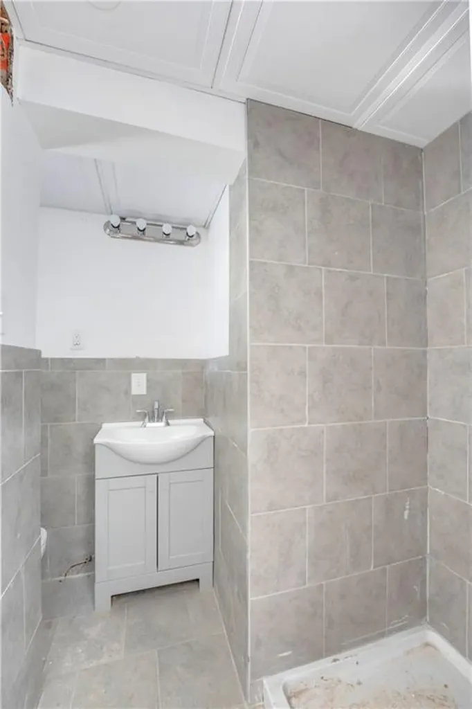 147 Wentworth Avenue Cranston RI 02905