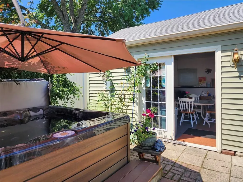 33 Fuller Street Pawtucket RI 02861