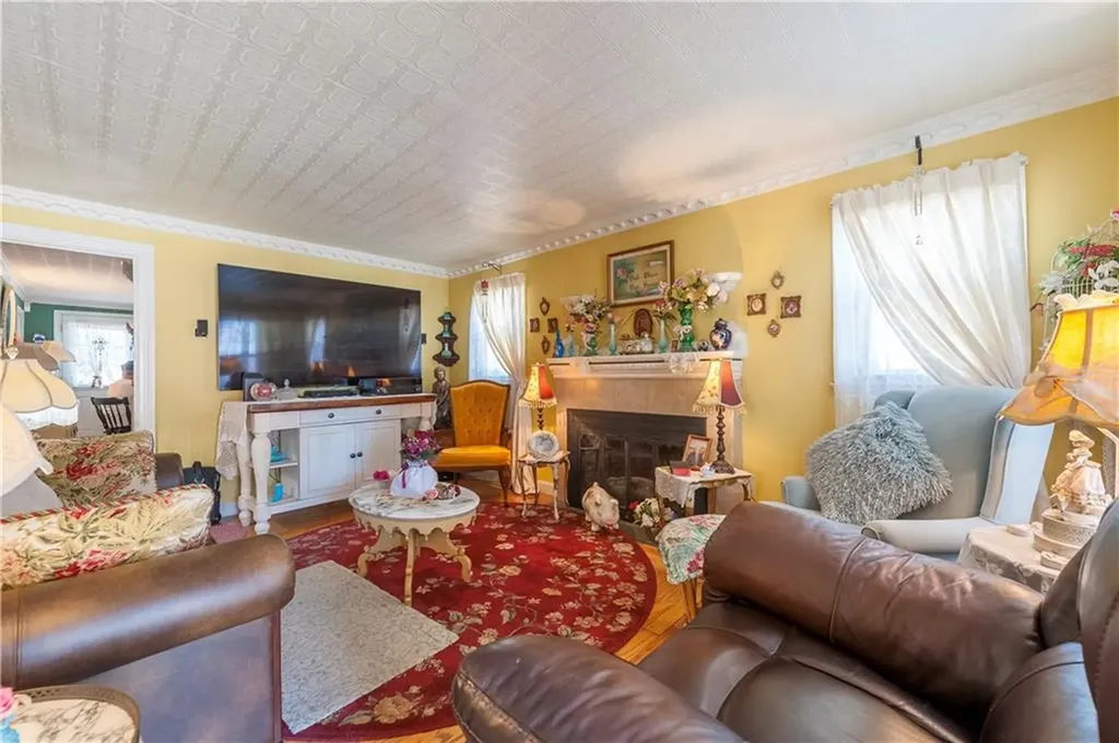 33 Fuller Street Pawtucket RI 02861