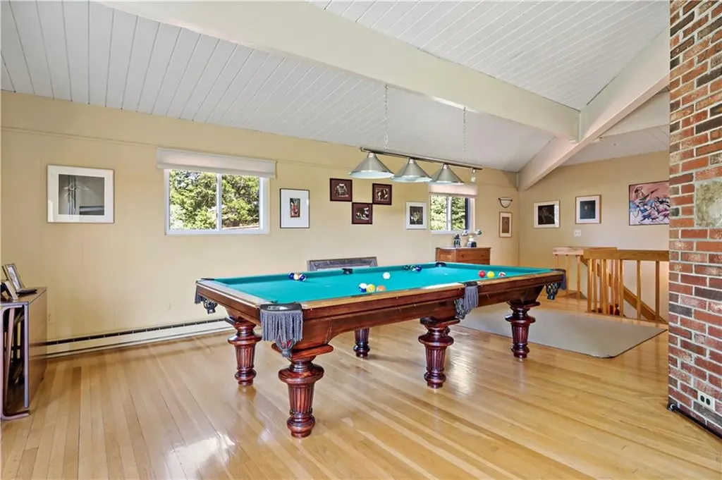 20 Bedford Circle Narragansett RI 02882