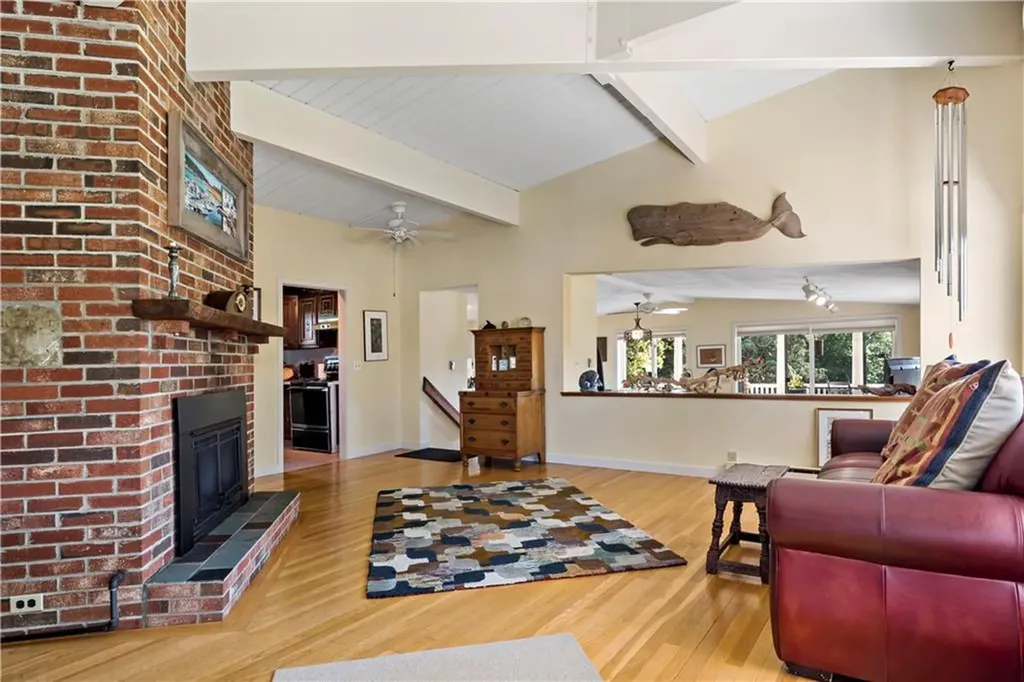 20 Bedford Circle Narragansett RI 02882