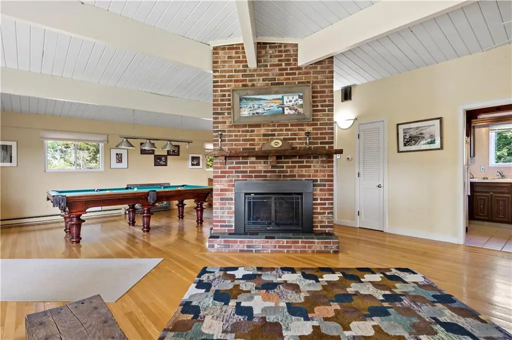20 Bedford Circle Narragansett RI 02882