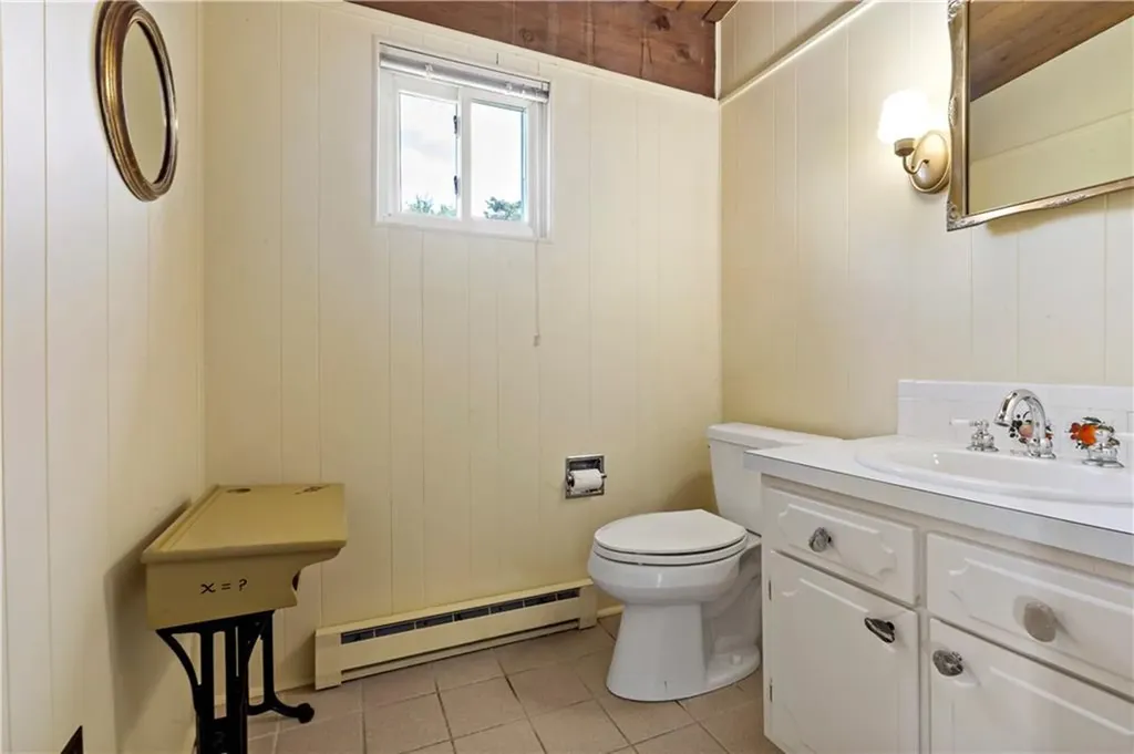 20 Bedford Circle Narragansett RI 02882