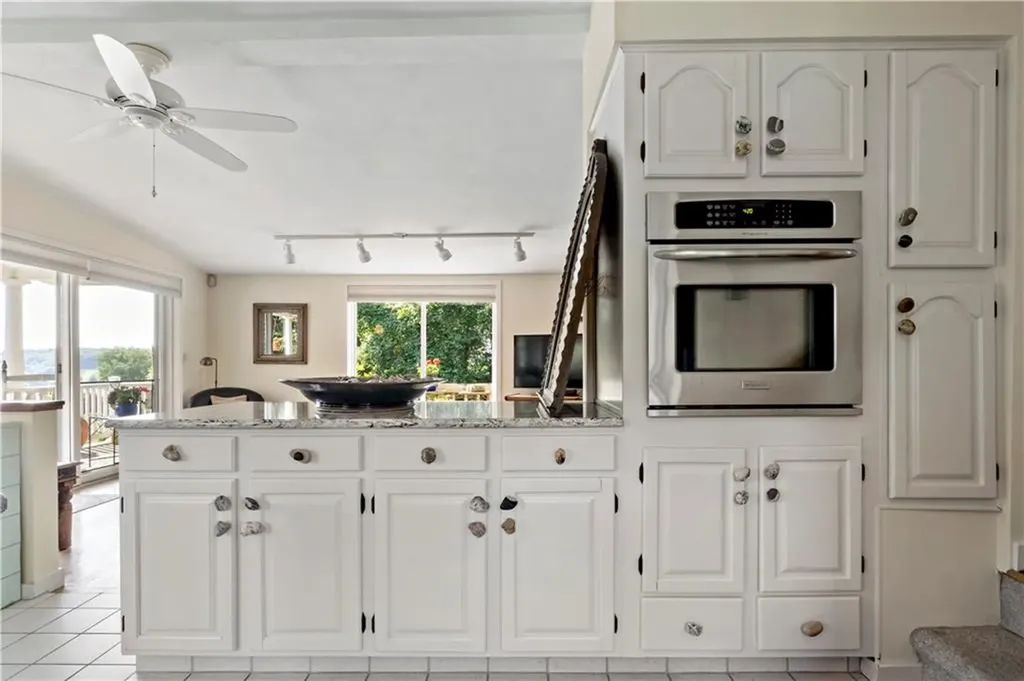 20 Bedford Circle Narragansett RI 02882