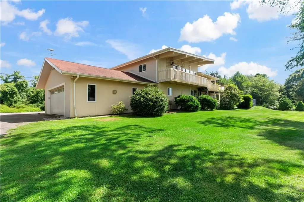 20 Bedford Circle Narragansett RI 02882