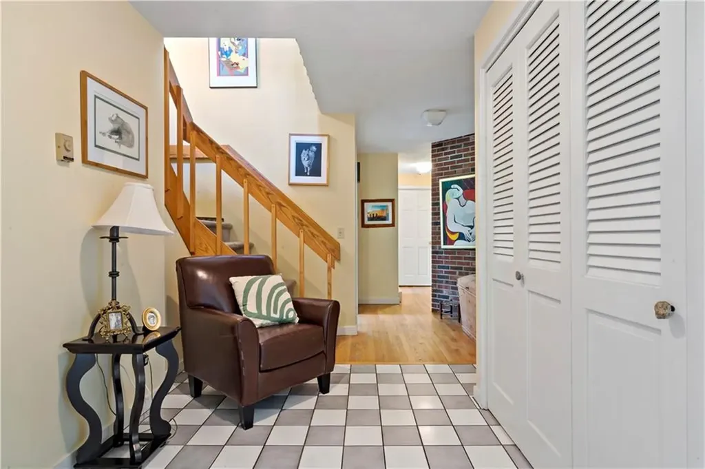 20 Bedford Circle Narragansett RI 02882