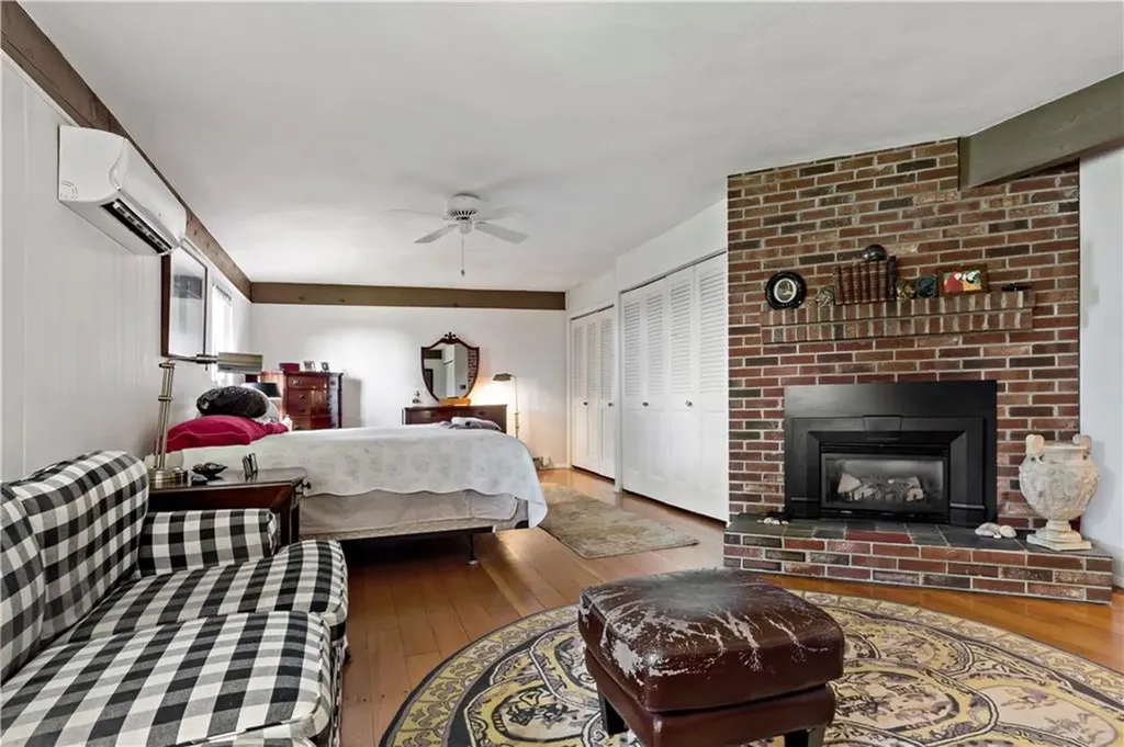 20 Bedford Circle Narragansett RI 02882