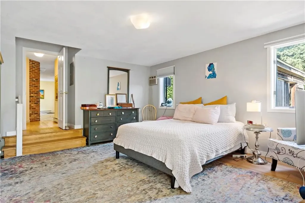 20 Bedford Circle Narragansett RI 02882