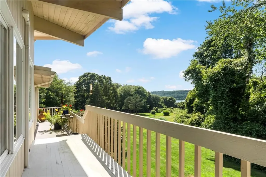 20 Bedford Circle Narragansett RI 02882