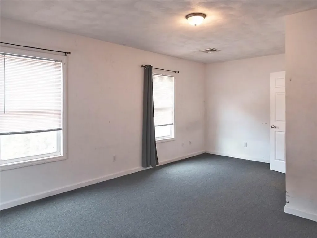 192 Midget Avenue Warwick RI 02886