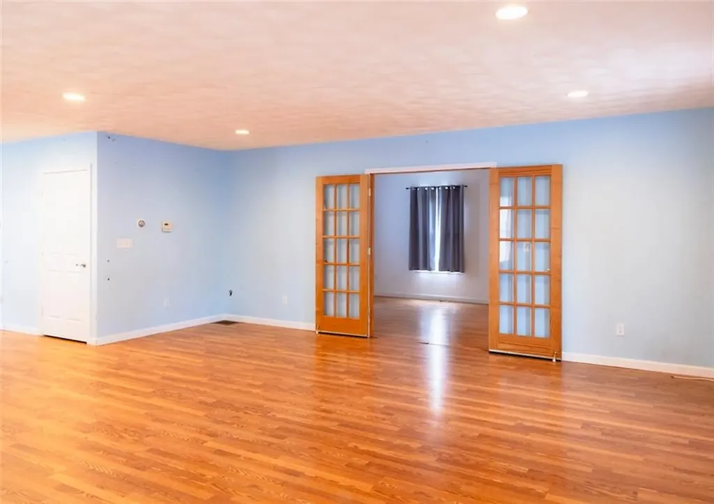 192 Midget Avenue Warwick RI 02886