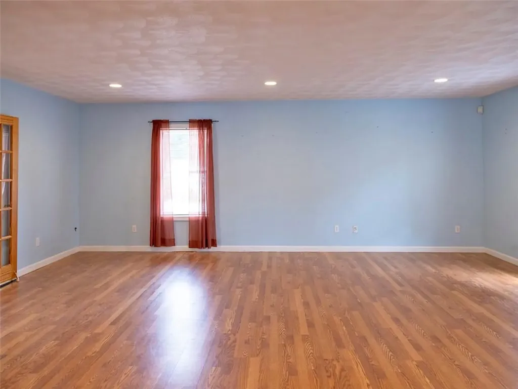 192 Midget Avenue Warwick RI 02886