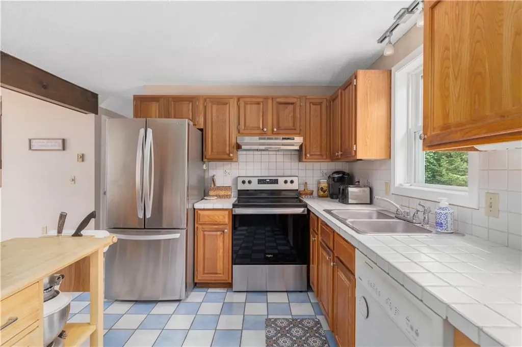73 Laurel Road Charlestown RI 02813