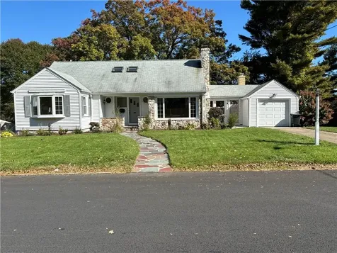 131 Pinecrest Drive Pawtucket RI 02861