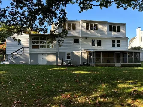 131 Pinecrest Drive Pawtucket RI 02861