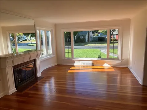 131 Pinecrest Drive Pawtucket RI 02861