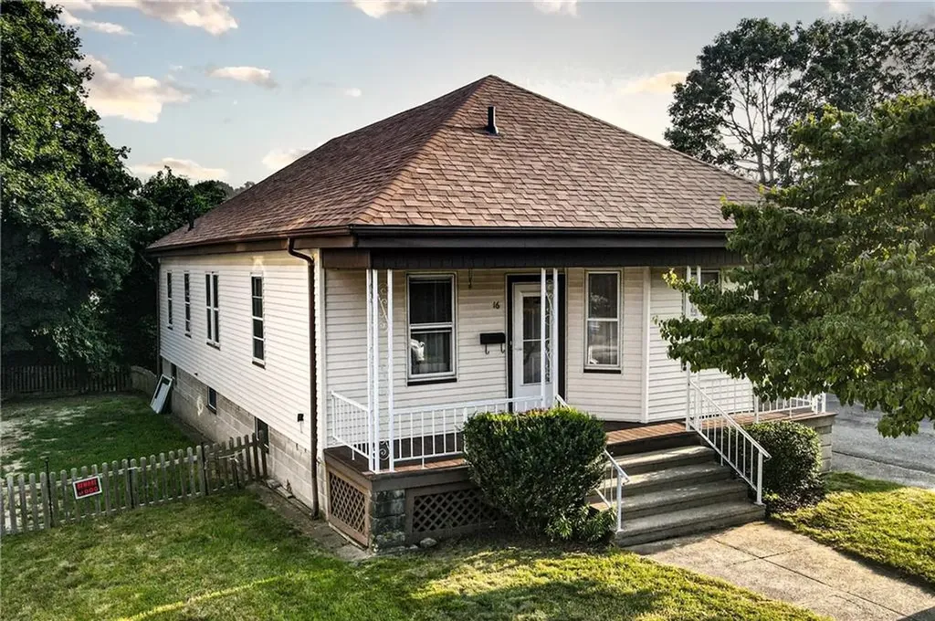 16 Cliff Avenue Cranston RI 02920