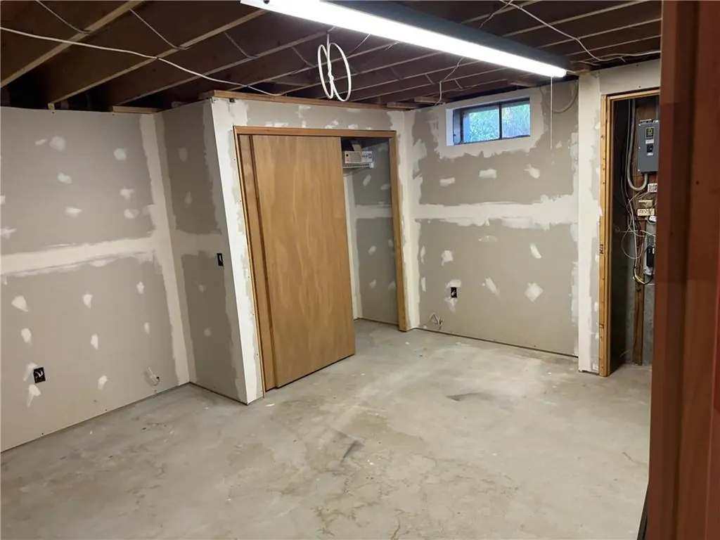 55 Vinton Avenue Cranston RI 02920