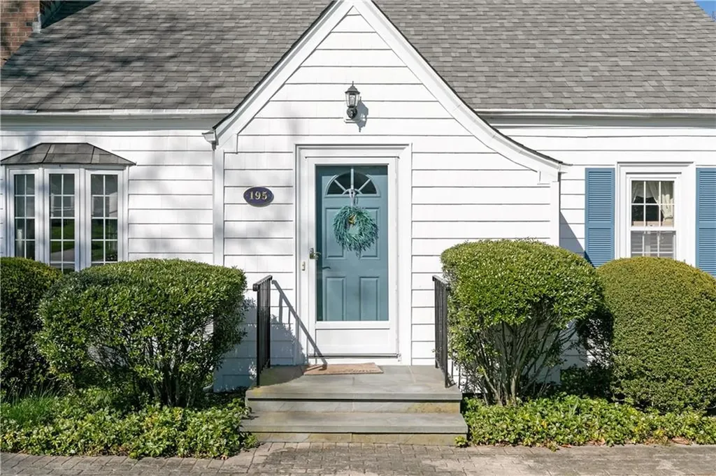 195 Wolcott Avenue Middletown RI 02842
