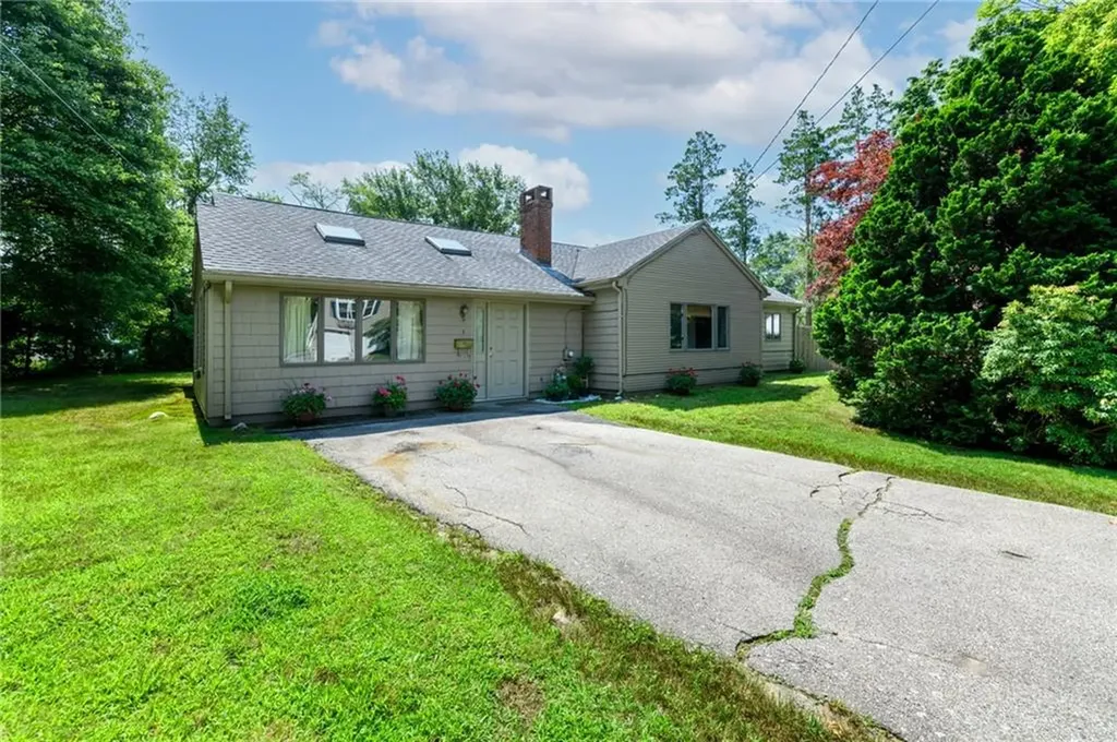 1 Vineland Drive Barrington RI 02806