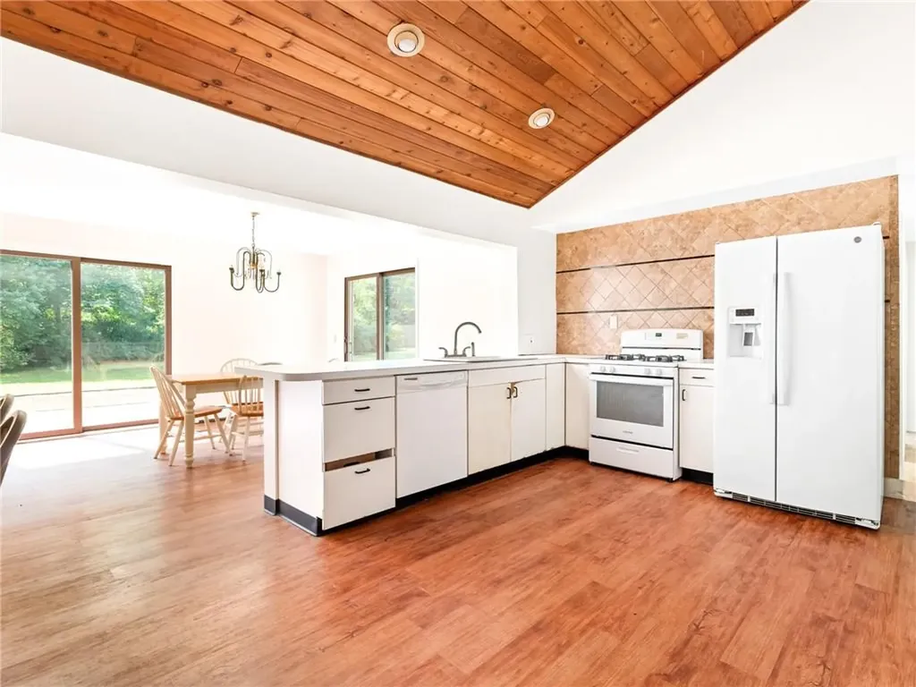 1 Vineland Drive Barrington RI 02806