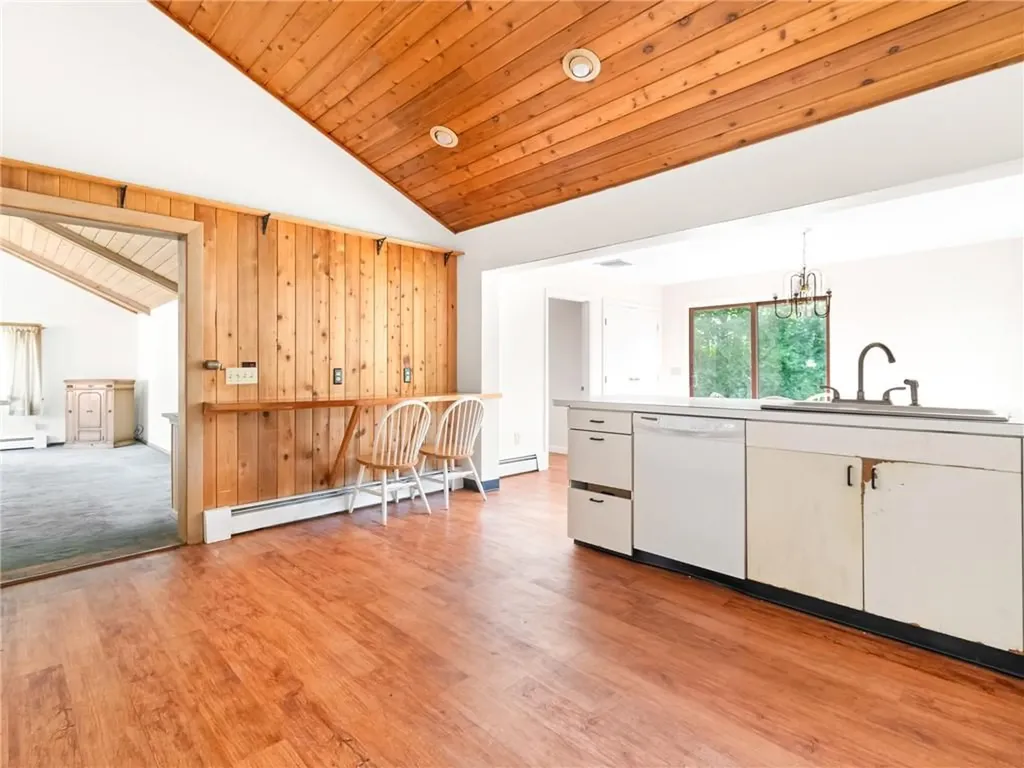 1 Vineland Drive Barrington RI 02806