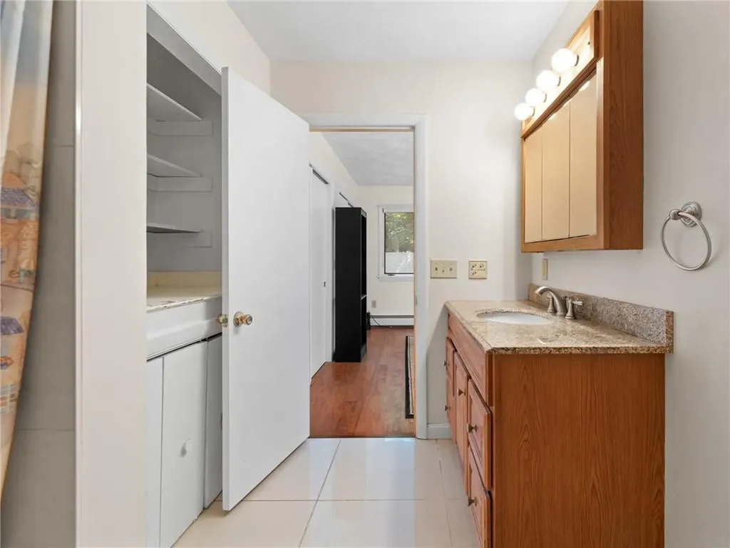 1 Vineland Drive Barrington RI 02806