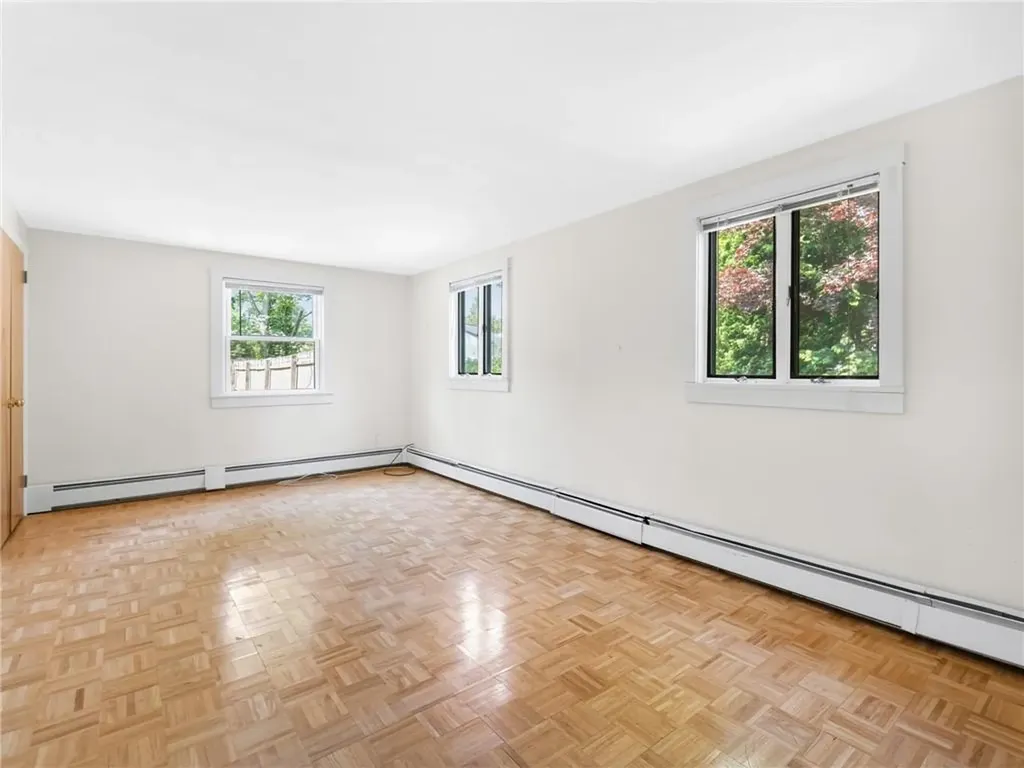 1 Vineland Drive Barrington RI 02806