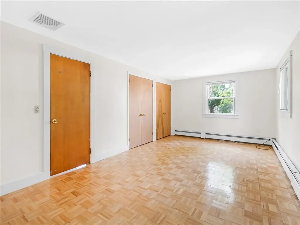 1 Vineland Drive Barrington RI 02806