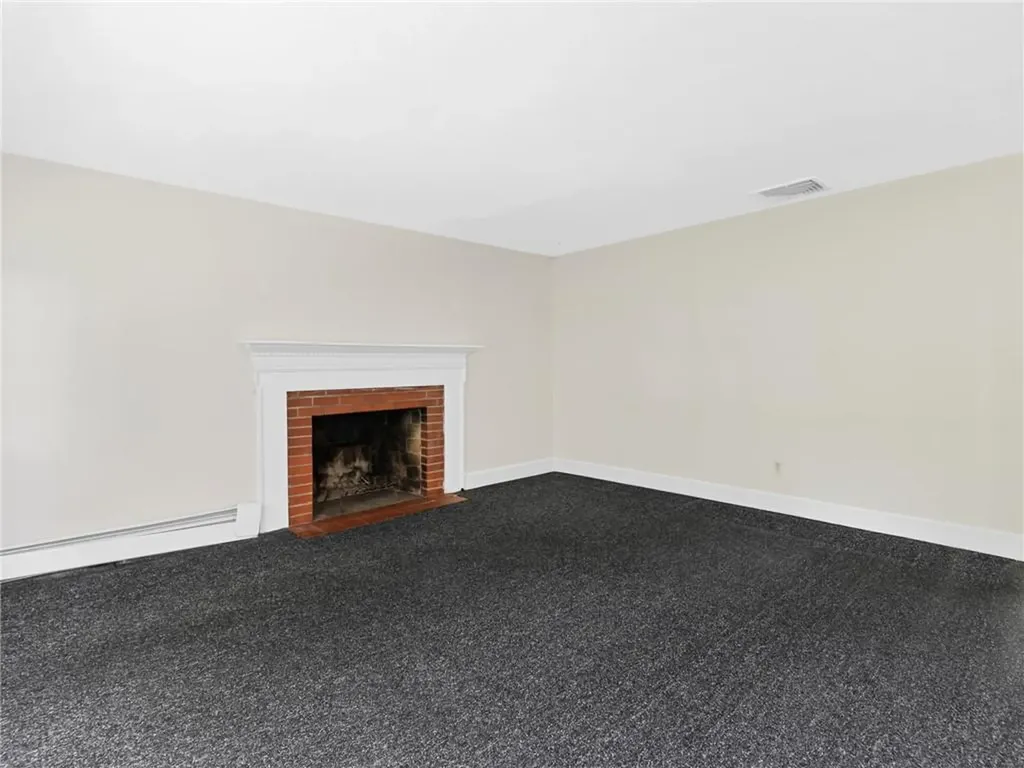 1 Vineland Drive Barrington RI 02806