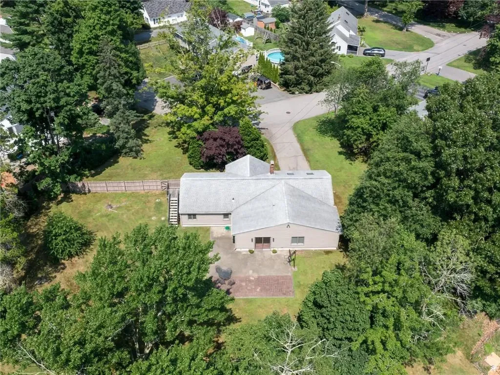 1 Vineland Drive Barrington RI 02806