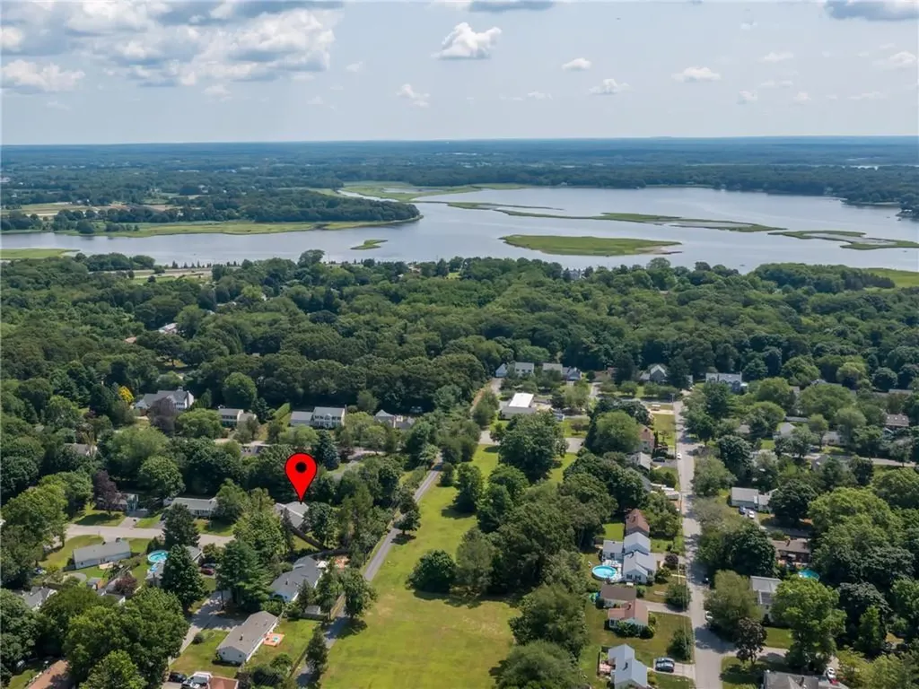 1 Vineland Drive Barrington RI 02806