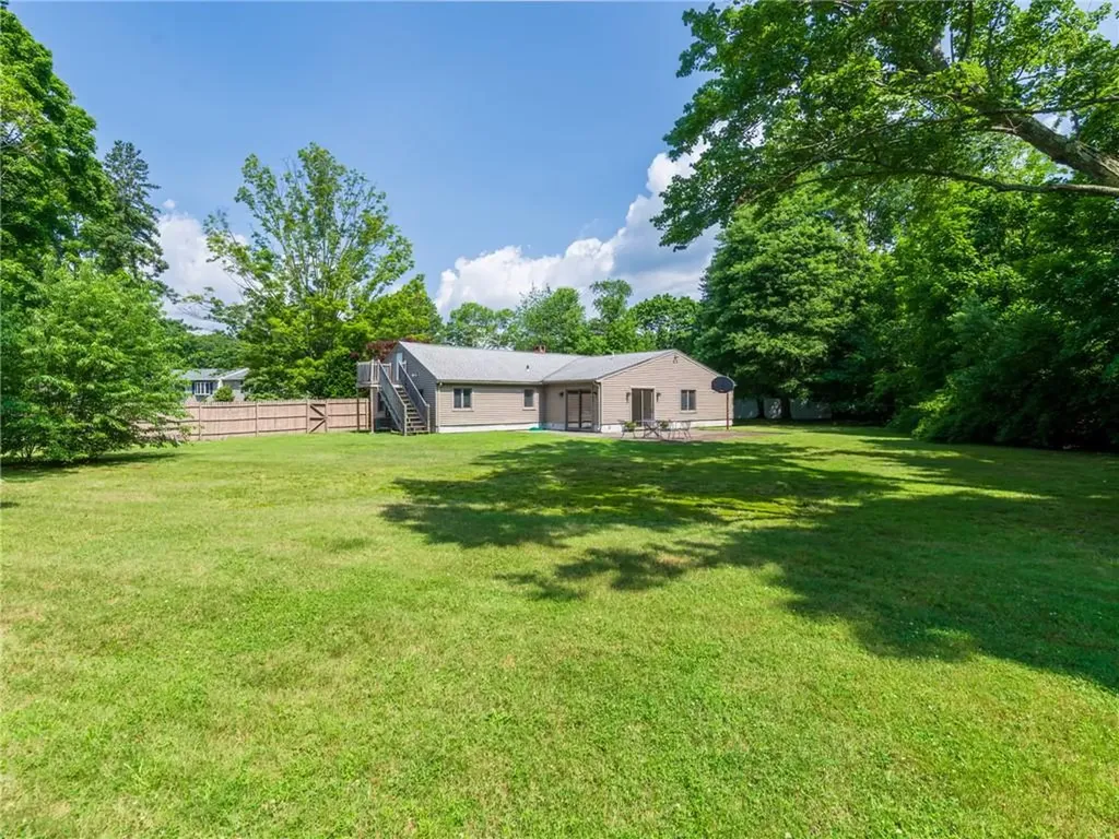 1 Vineland Drive Barrington RI 02806