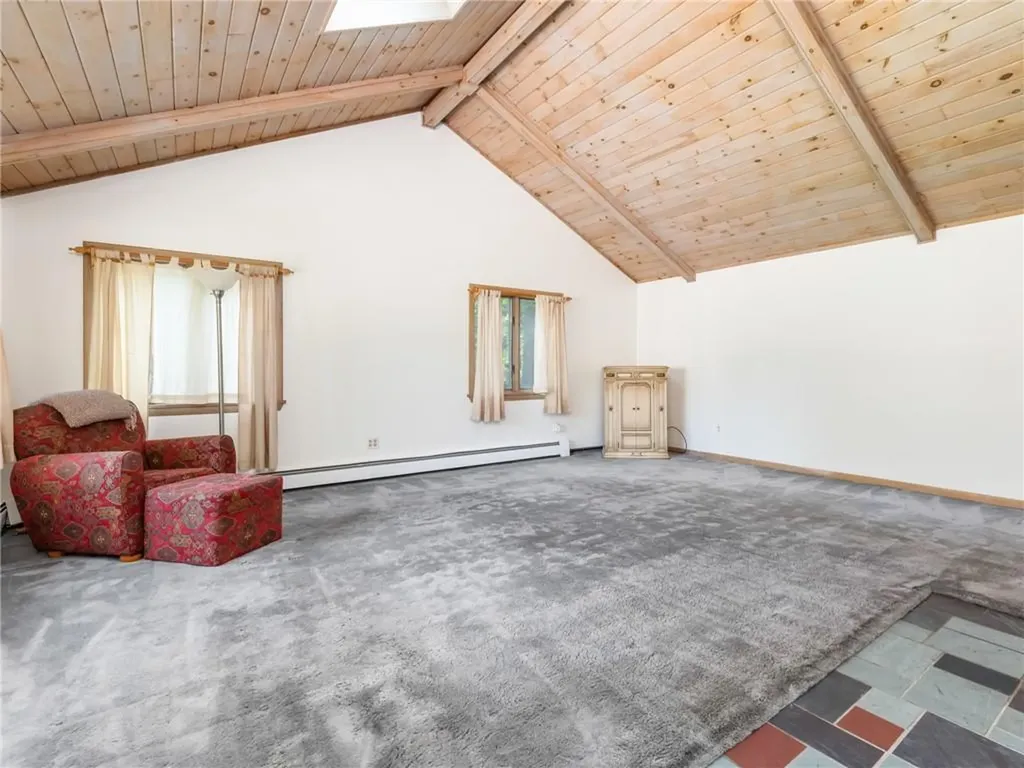 1 Vineland Drive Barrington RI 02806
