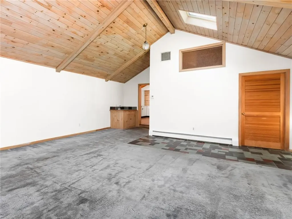 1 Vineland Drive Barrington RI 02806