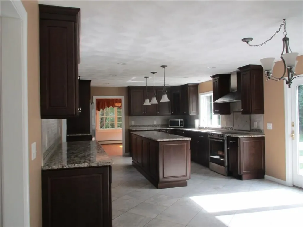 8 Frederick Lane Cumberland RI 02864