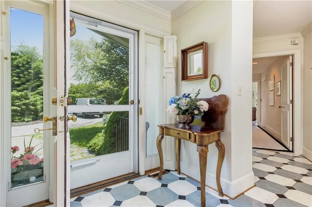 25 Ocean Heights Road Newport RI 02840