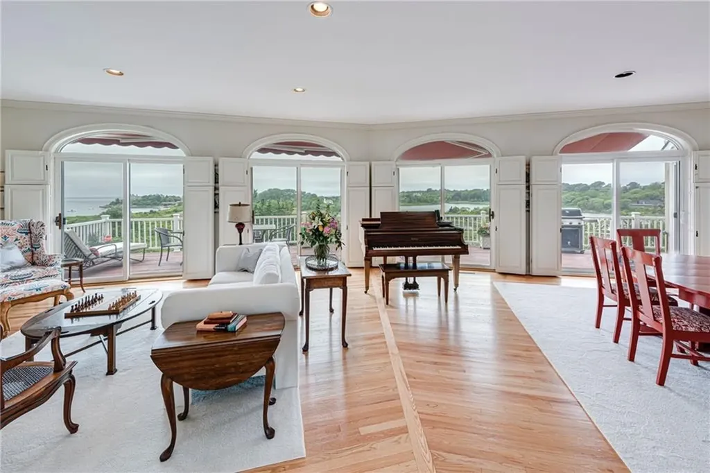 25 Ocean Heights Road Newport RI 02840