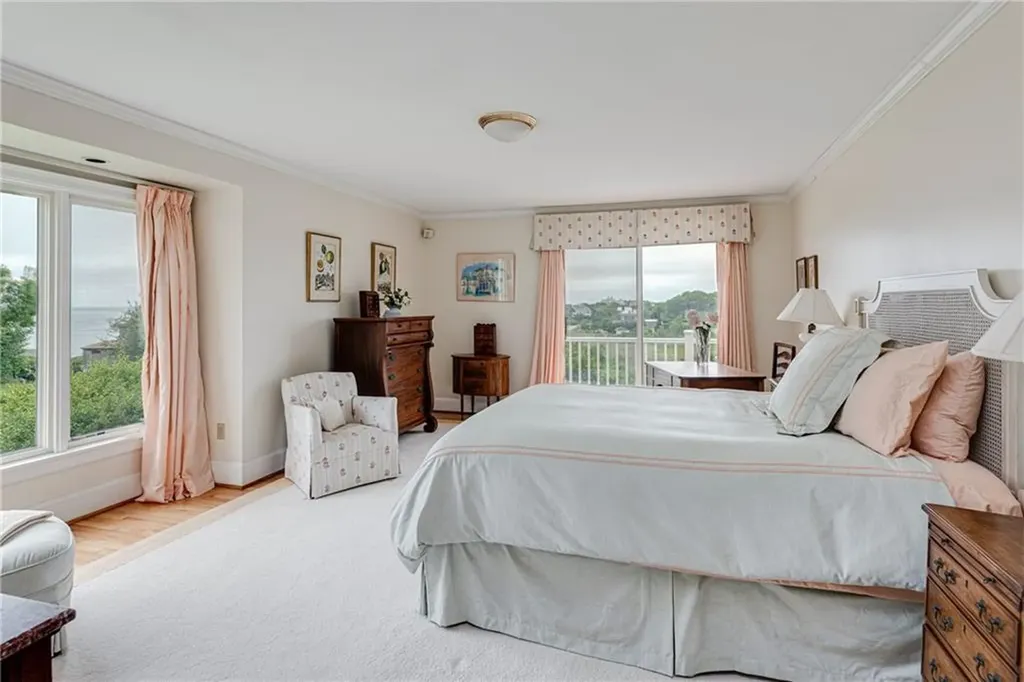 25 Ocean Heights Road Newport RI 02840