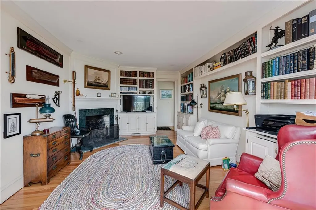 25 Ocean Heights Road Newport RI 02840