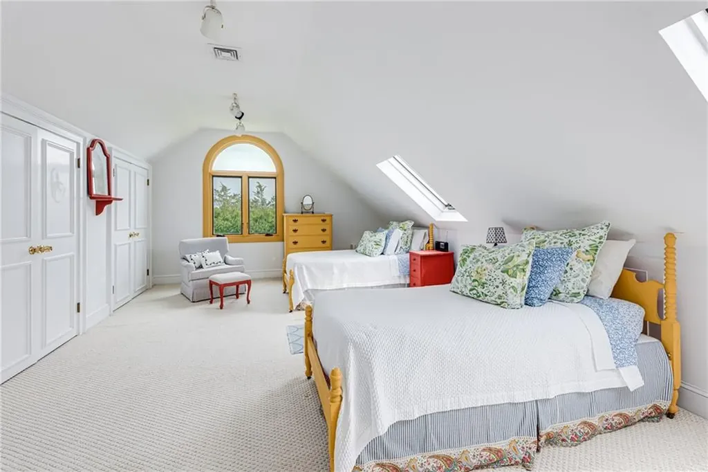 25 Ocean Heights Road Newport RI 02840