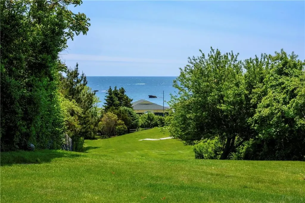 25 Ocean Heights Road Newport RI 02840