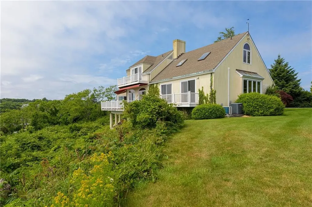 25 Ocean Heights Road Newport RI 02840
