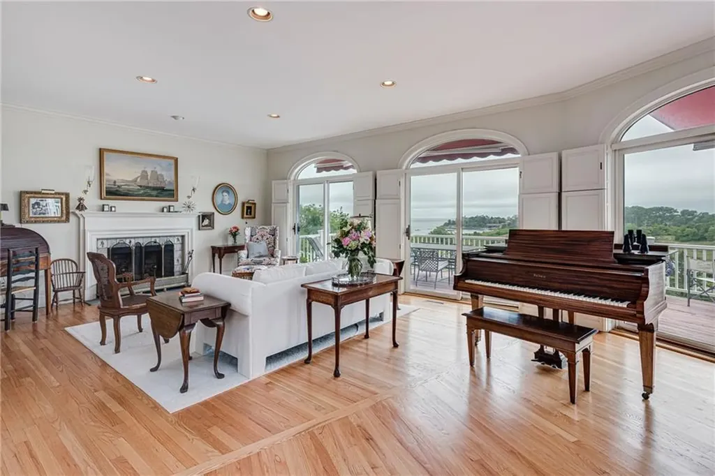 25 Ocean Heights Road Newport RI 02840