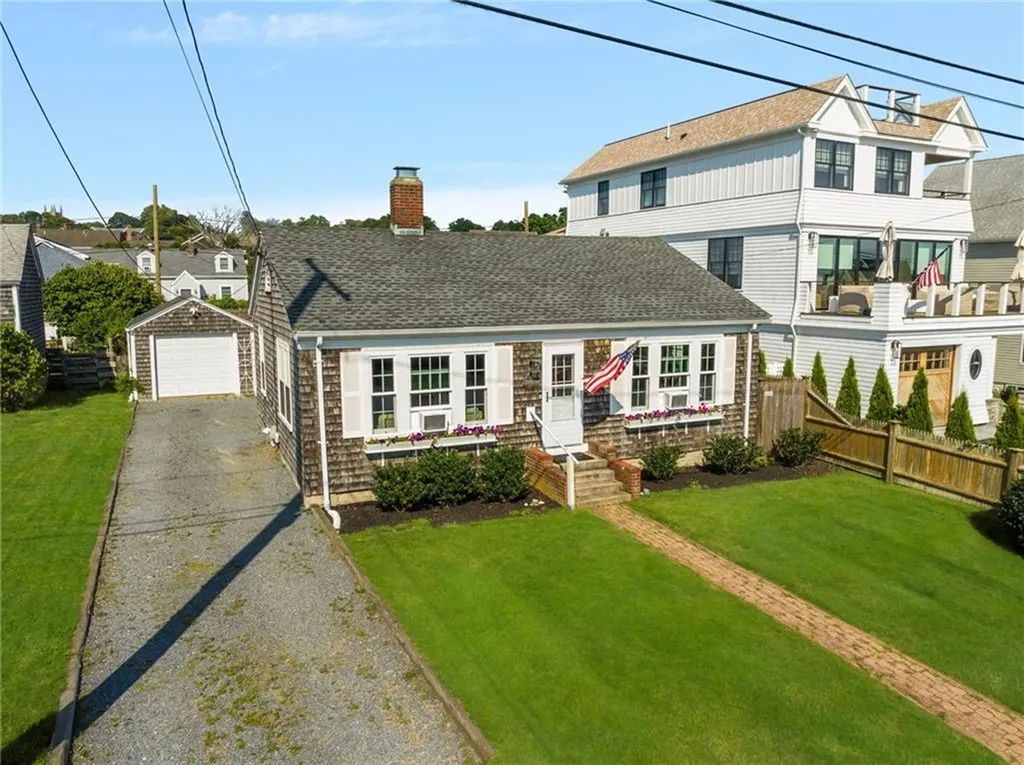 98 Tuckerman Avenue Middletown RI 02842
