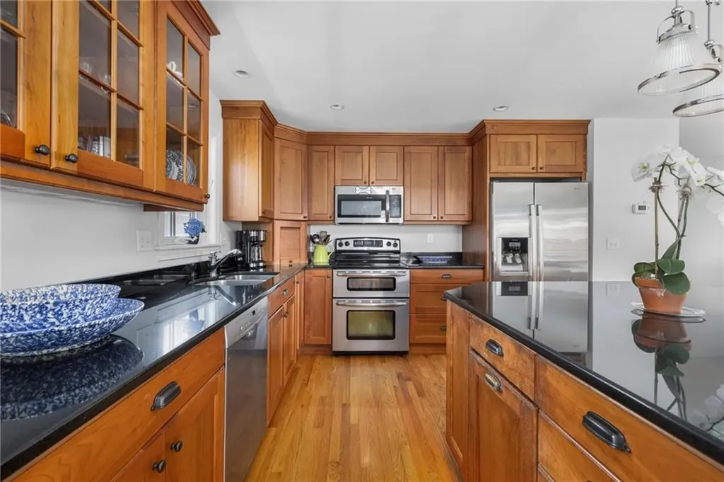 98 Tuckerman Avenue Middletown RI 02842
