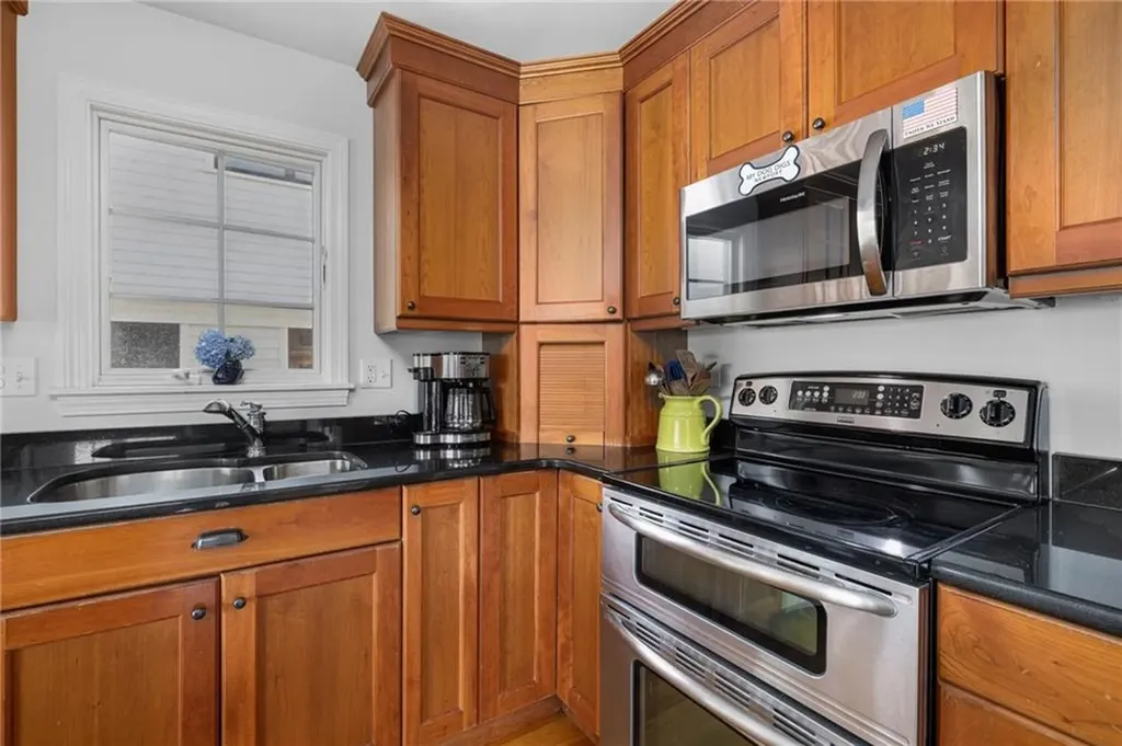 98 Tuckerman Avenue Middletown RI 02842