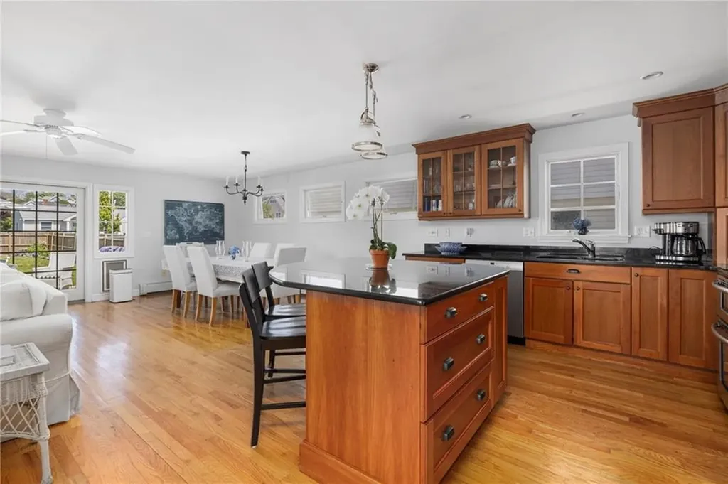 98 Tuckerman Avenue Middletown RI 02842