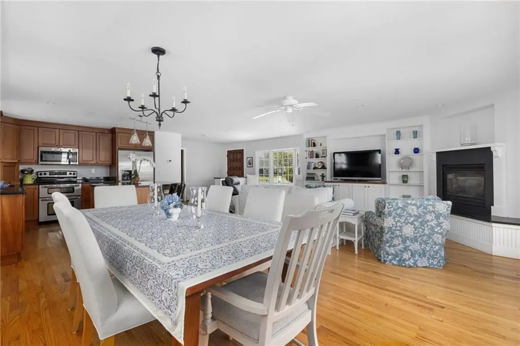 98 Tuckerman Avenue Middletown RI 02842